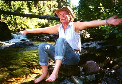 b-fish2.jpg (25168 bytes)