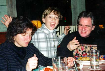 ed-fam1.jpg (23494 bytes)